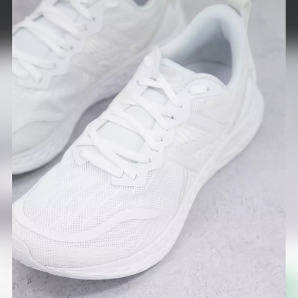 New Balance Shoes - EUC New Balance Women's Fresh Foam Tempo V1 Running Shoe